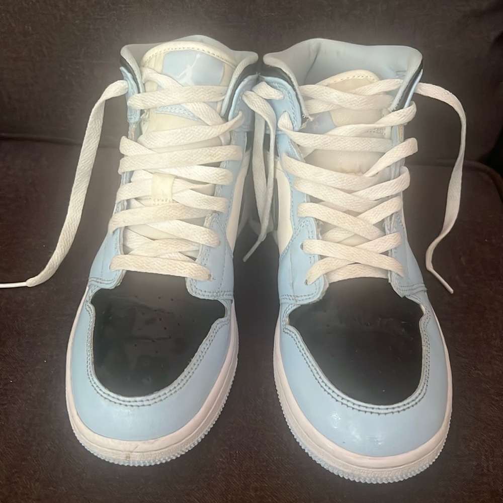 Air Jordan university blue high tops